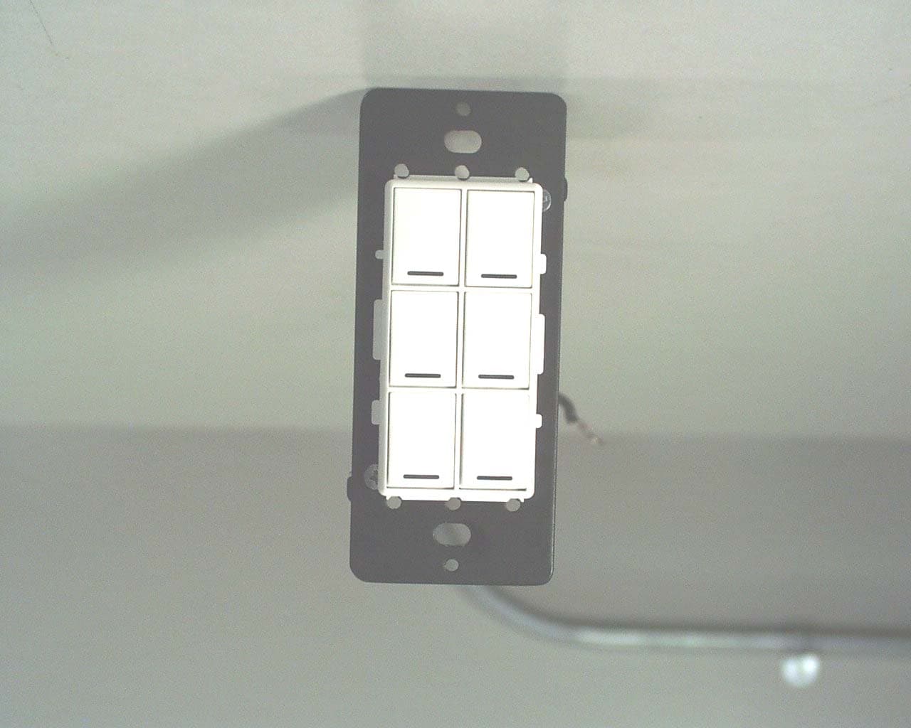 Wireless Keypad Model KPZ-6B1 - FCC ID R33KPZ6B1 - Snap One, LLC
