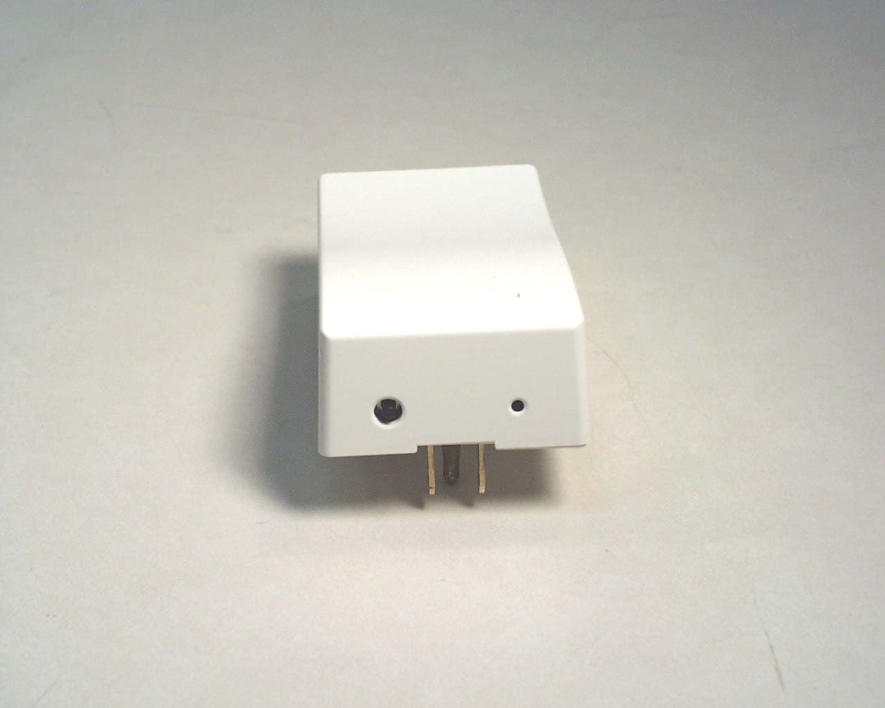 Wireless Outlet Switch Model LOZ-5S1-X - FCC ID R33LOZ5S11 - Snap One, LLC (2)