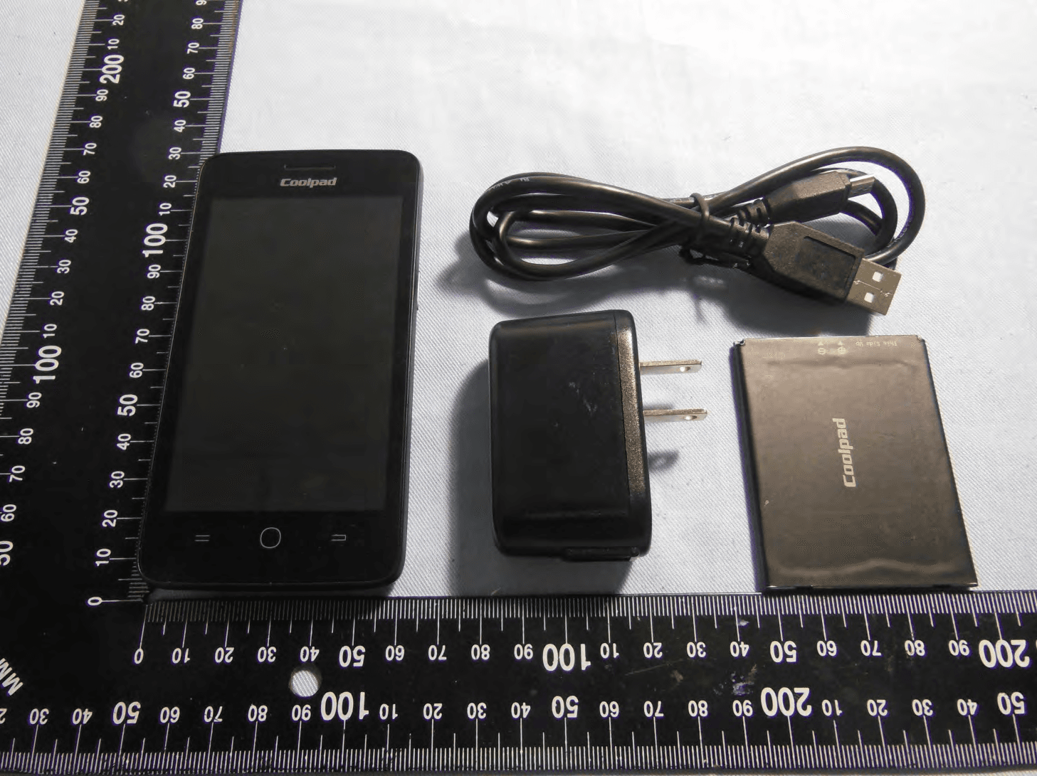 Smartphone - FCC ID R38YL3300A - Yulong Computer Telecommunication Scientific (Shenzhen) Co. LTD (4)