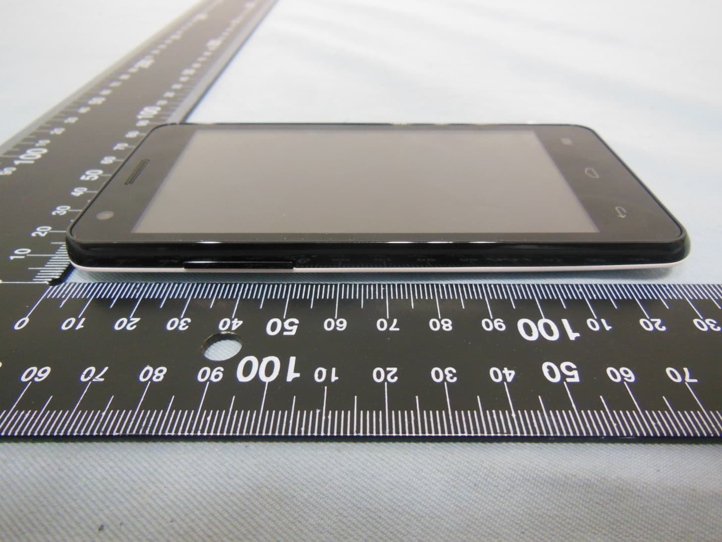 Mobile Phone - FCC ID R38YL889N - Yulong Computer Telecommunication Scientific (Shenzhen) Co. LTD (3)