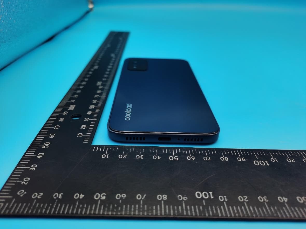Smart phone - FCC ID R38YLCP12P - Yulong Computer Telecommunication Scientific (Shenzhen) Co. LTD (4)
