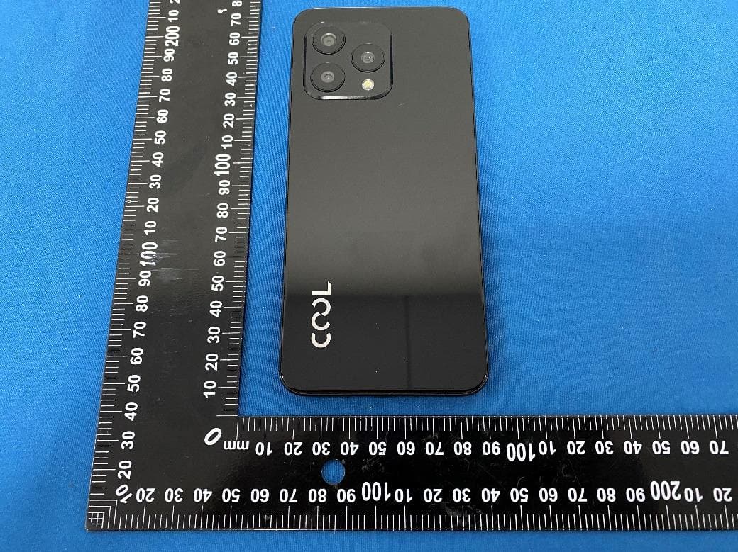 Smart Phone - FCC ID R38YLCP12U - Yulong Computer Telecommunication Scientific (Shenzhen) Co. LTD (4)