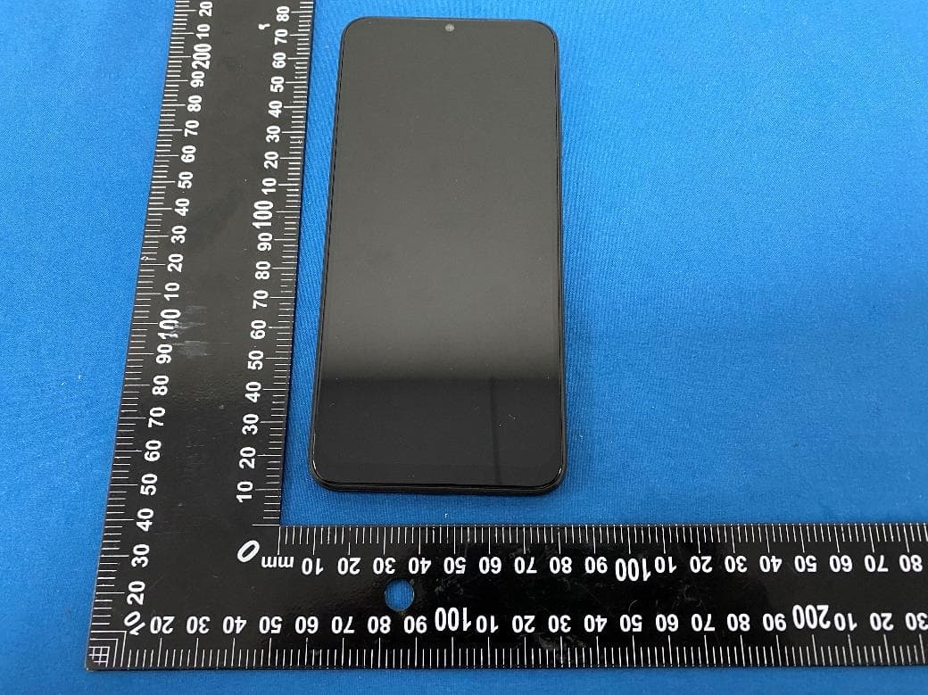 Smart Phone - FCC ID R38YLCP12U - Yulong Computer Telecommunication Scientific (Shenzhen) Co. LTD (5)