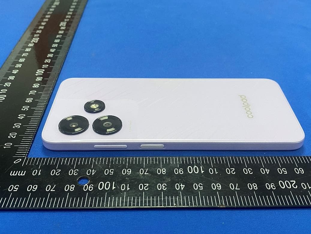 Smart Phone - FCC ID R38YLCP32A - Yulong Computer Telecommunication Scientific (Shenzhen) Co. LTD (3)