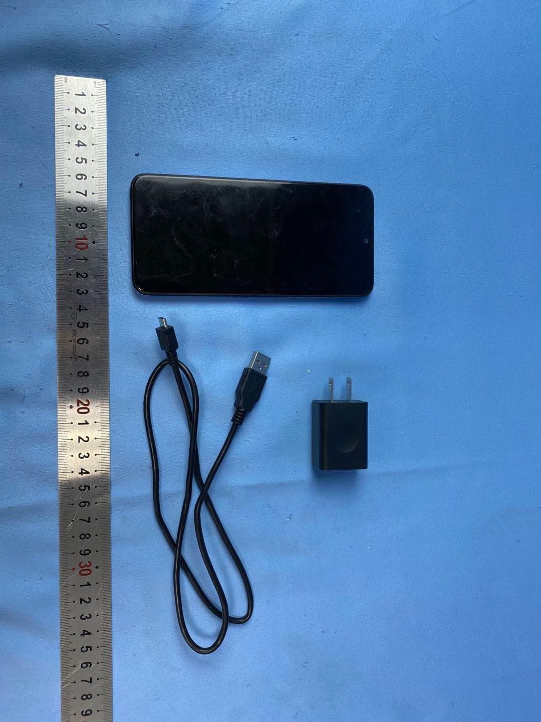 Smartphone - FCC ID R38YLCP3504L - Yulong Computer Telecommunication Scientific (Shenzhen) Co. LTD (2)