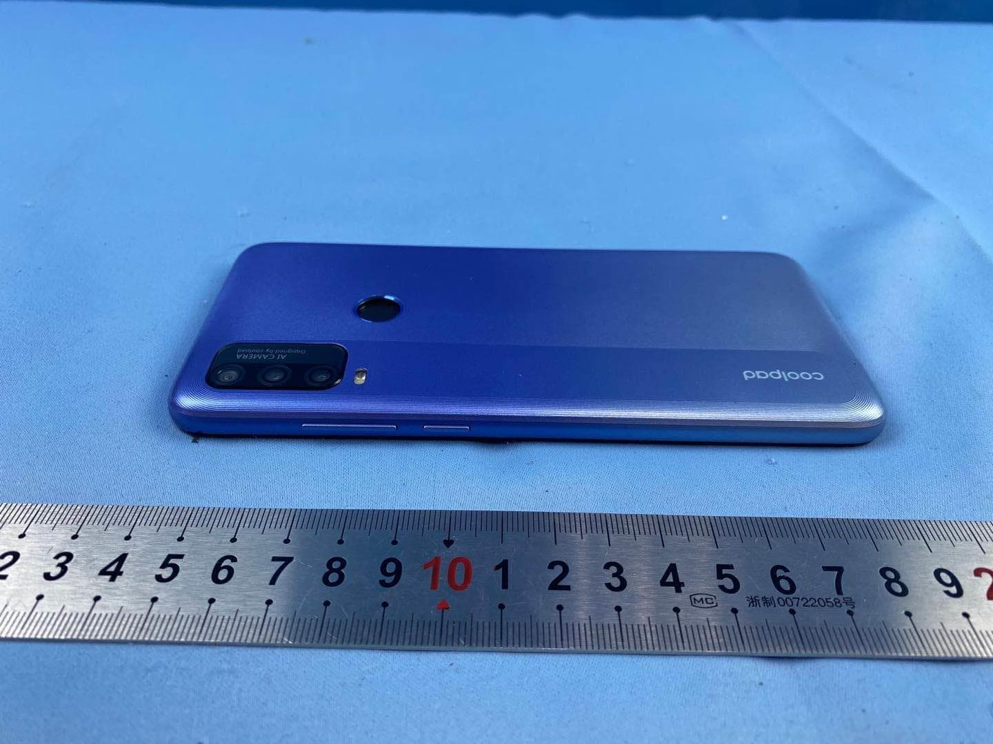 Smartphone - FCC ID R38YLCP3504L - Yulong Computer Telecommunication Scientific (Shenzhen) Co. LTD (4)