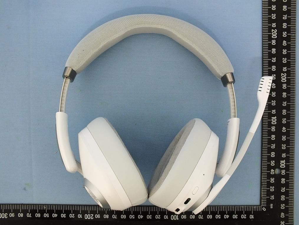 Wireless Gaming Headset with Bluetooth - FCC ID R3USCBT26 - DSEA A/S (2)