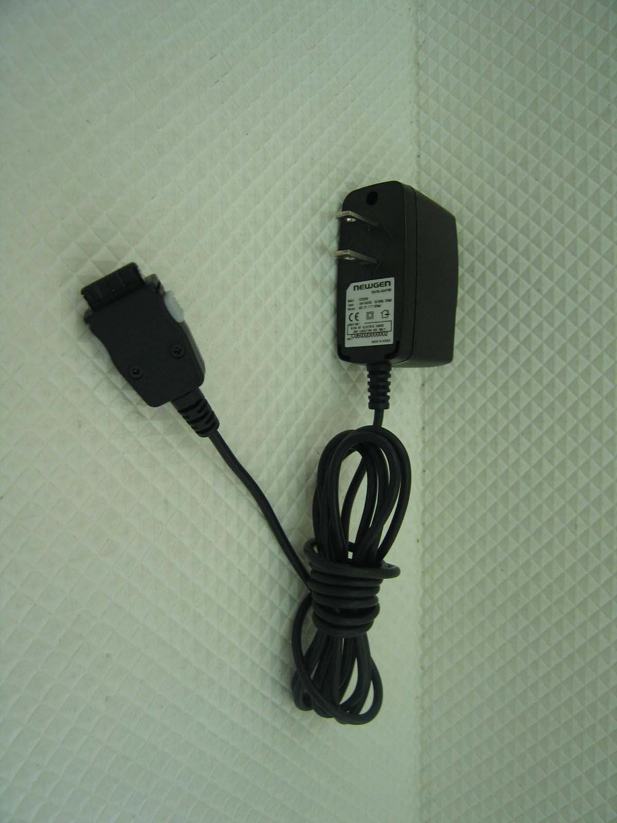 Dual-Band GSM 900 / 1900 MHz Mobile Phone - FCC ID R5WNGTE1300 - NewGen Telecom. Co., Ltd. (3)