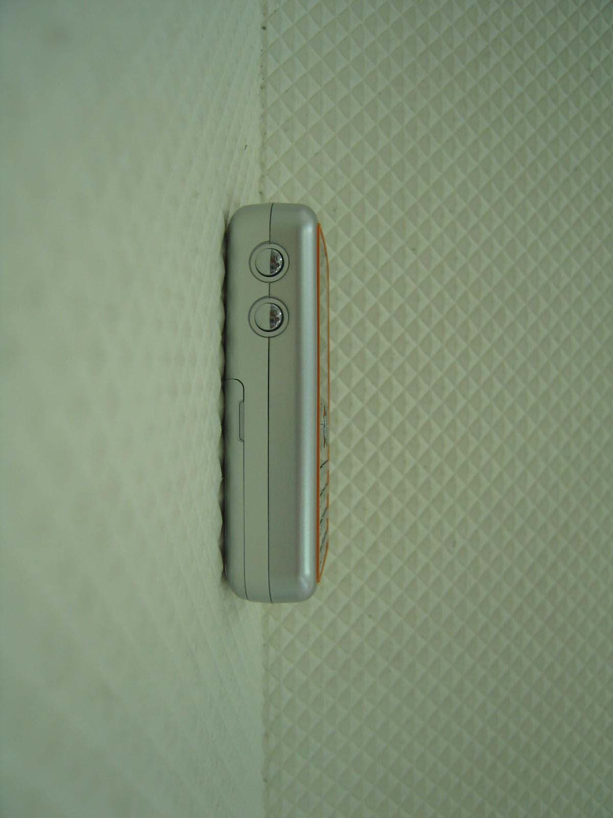 Dual-Band GSM 900 / 1900 MHz Mobile Phone - FCC ID R5WNGTE1300 - NewGen Telecom. Co., Ltd. (5)