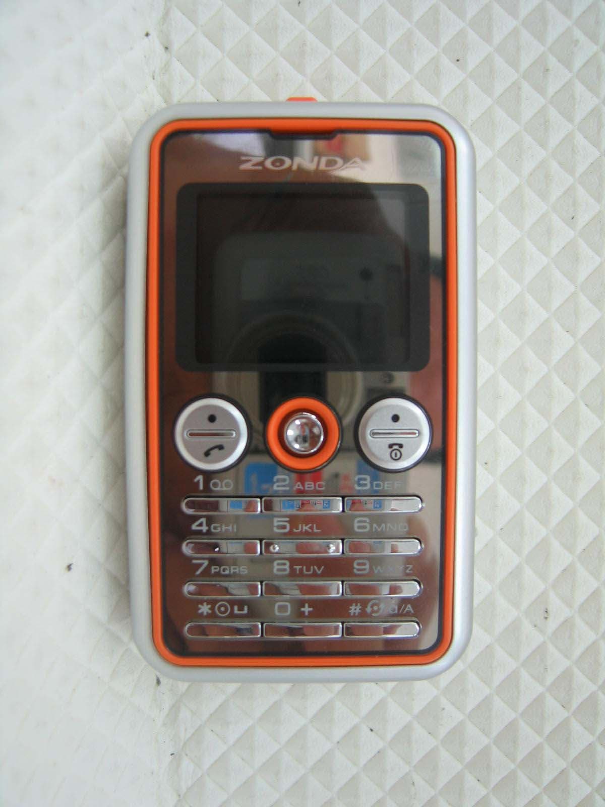 Dual-Band GSM 900 / 1900 MHz Mobile Phone - FCC ID R5WNGTE1300 - NewGen Telecom. Co., Ltd. (2)