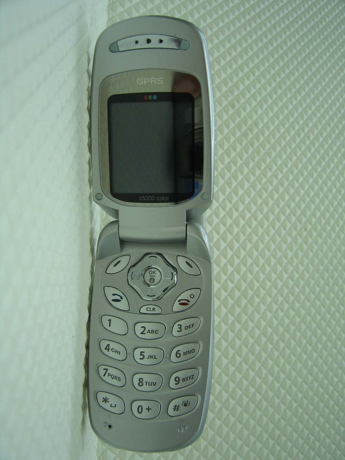 Tri-band GSM phone GSM850/GSM1900/DCS1800 - FCC ID R5WNGTS510T - NewGen Telecom. Co., Ltd. (1)