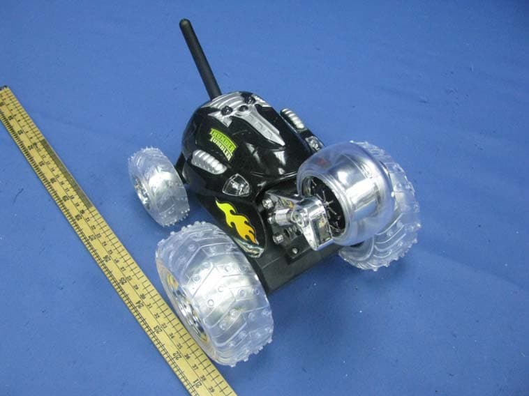 Toy-R/C Monster Spin Car - FCC ID R6UMC4016-R49M - Guangdong Yinrun Industry Co., Ltd. (3)
