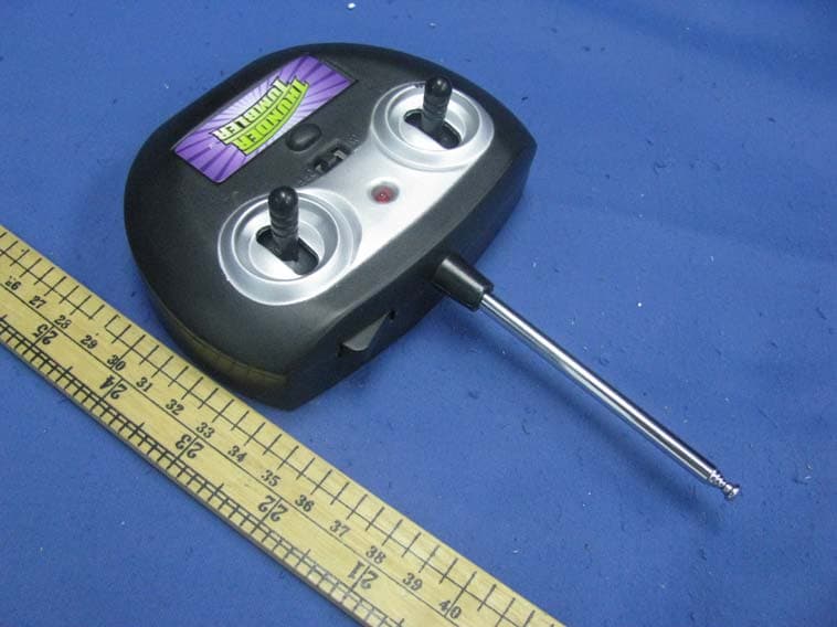 Toy-R/C Monster Spin Car - FCC ID R6UMC4016-T27M - Guangdong Yinrun Industry Co., Ltd.