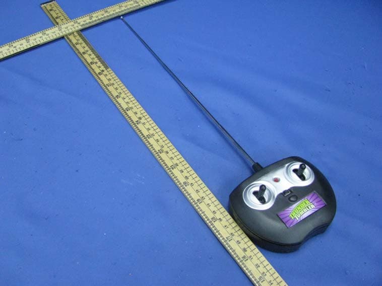 Toy-R/C Monster Spin Car - FCC ID R6UMC4016-T49M - Guangdong Yinrun Industry Co., Ltd. (4)