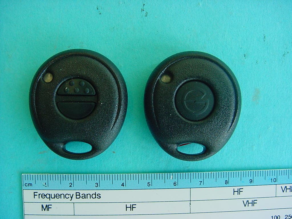 Remote Control Transmitter - FCC ID R7K72018PI1 - Gemini Trading s.r.l. (2)
