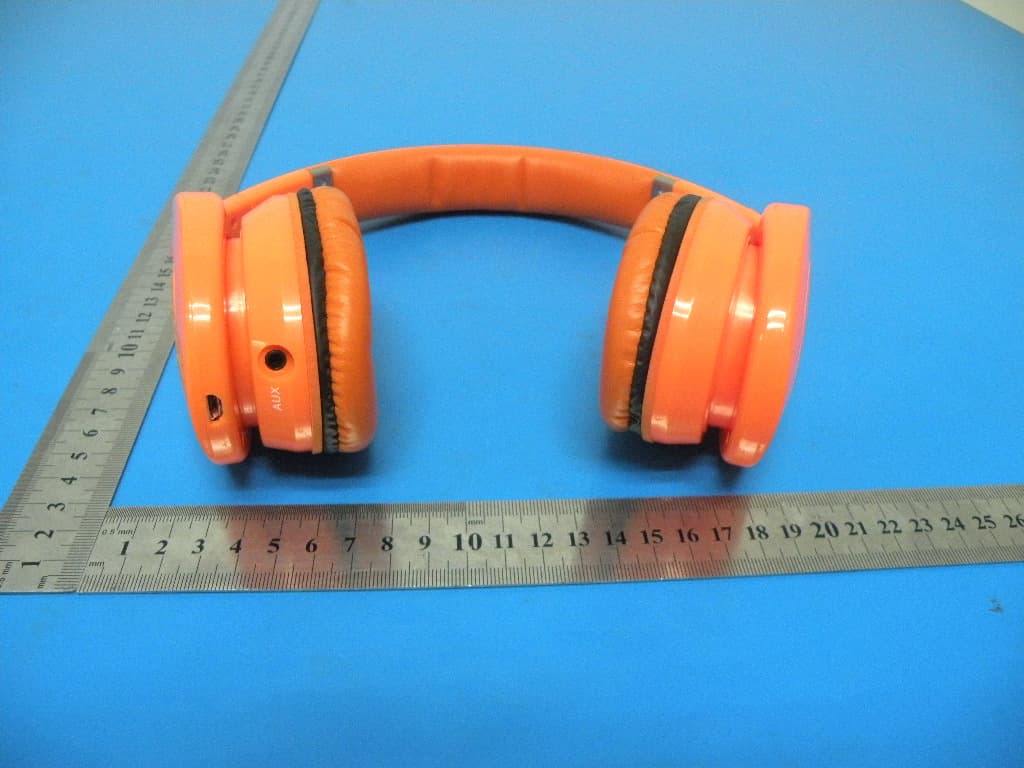 Wireless Bluetooth Headphones - FCC ID R8H-BT-H01 - Shenzhen XinHuaMei Electronics Limited Company (5)