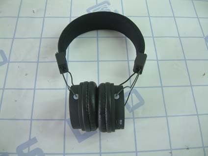 Wireless Bluetooth Headphone - FCC ID R8HBTH102 - Shenzhen XinHuaMei Electronics Limited Company (3)