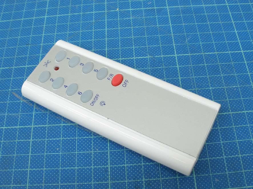 Remote control for ceiling fan - FCC ID R8Y7RC04-CF000007 - Pan-World Control Technologies, Inc.