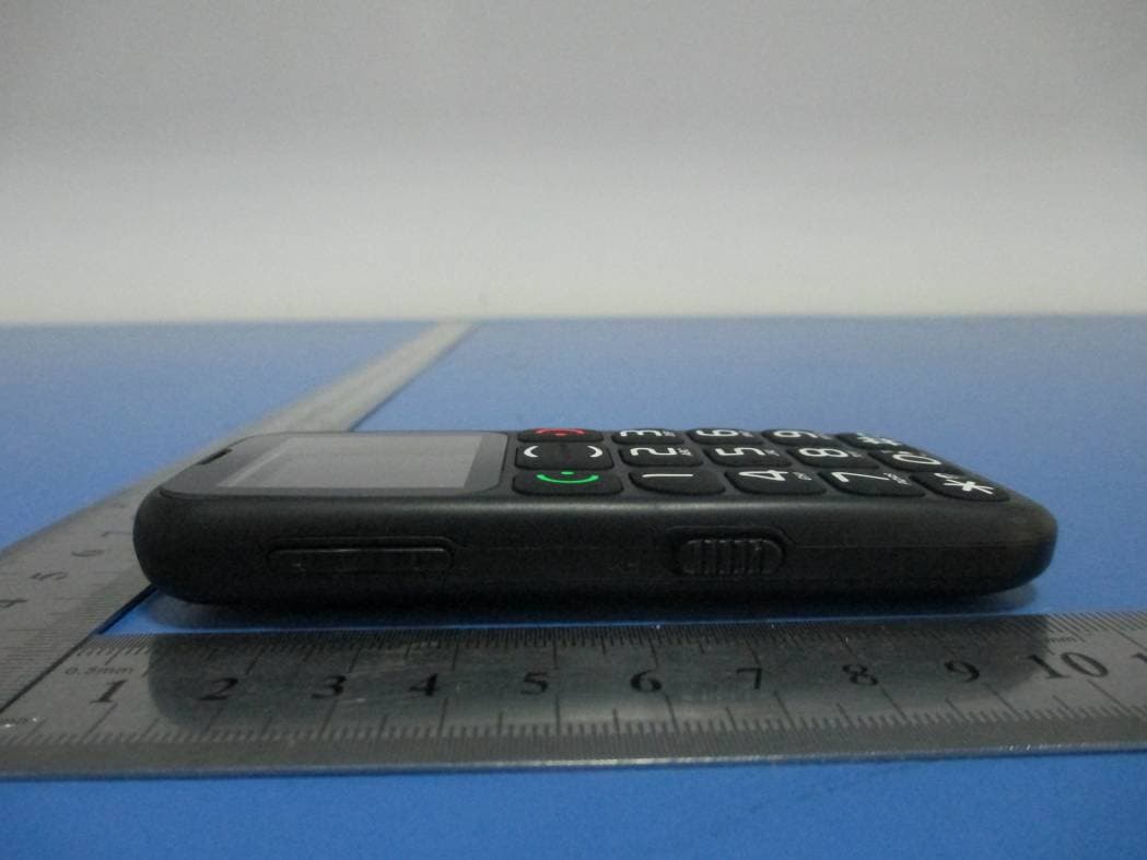 GSM Mobile Phone - FCC ID R9DS210 - Smalt Technology Co.,Ltd (5)