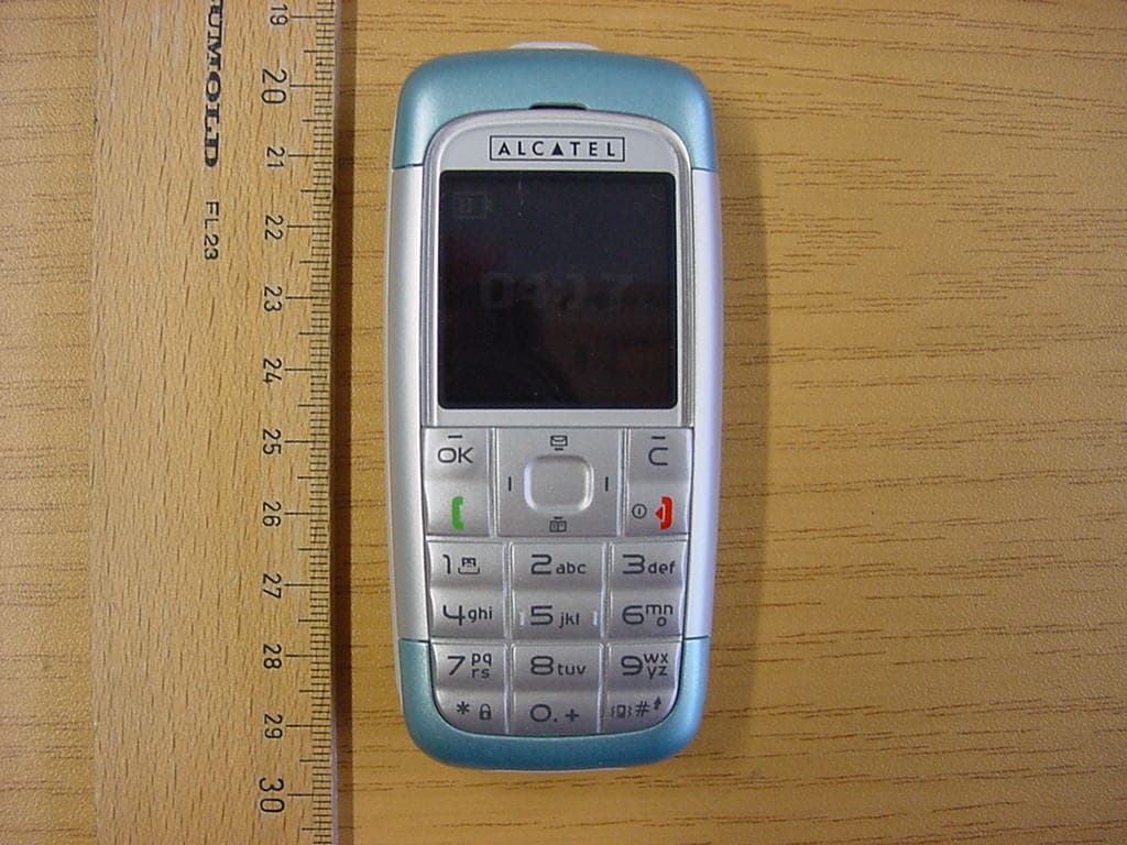 GSM 850/1900 Mobile Phone - FCC ID RAD009 - TCT Mobile Limited (2)