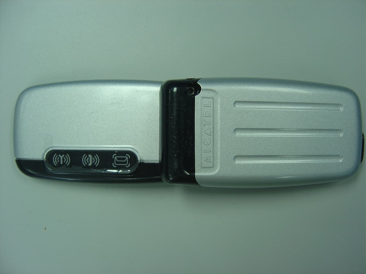 Mobile phone - FCC ID RAD018 - TCT Mobile Limited (2)
