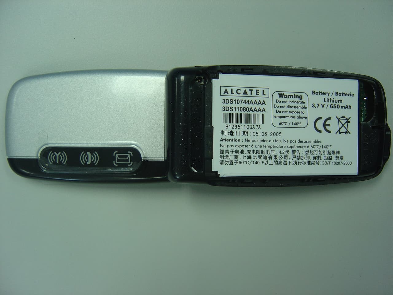 Mobile phone - FCC ID RAD019 - TCT Mobile Limited (3)