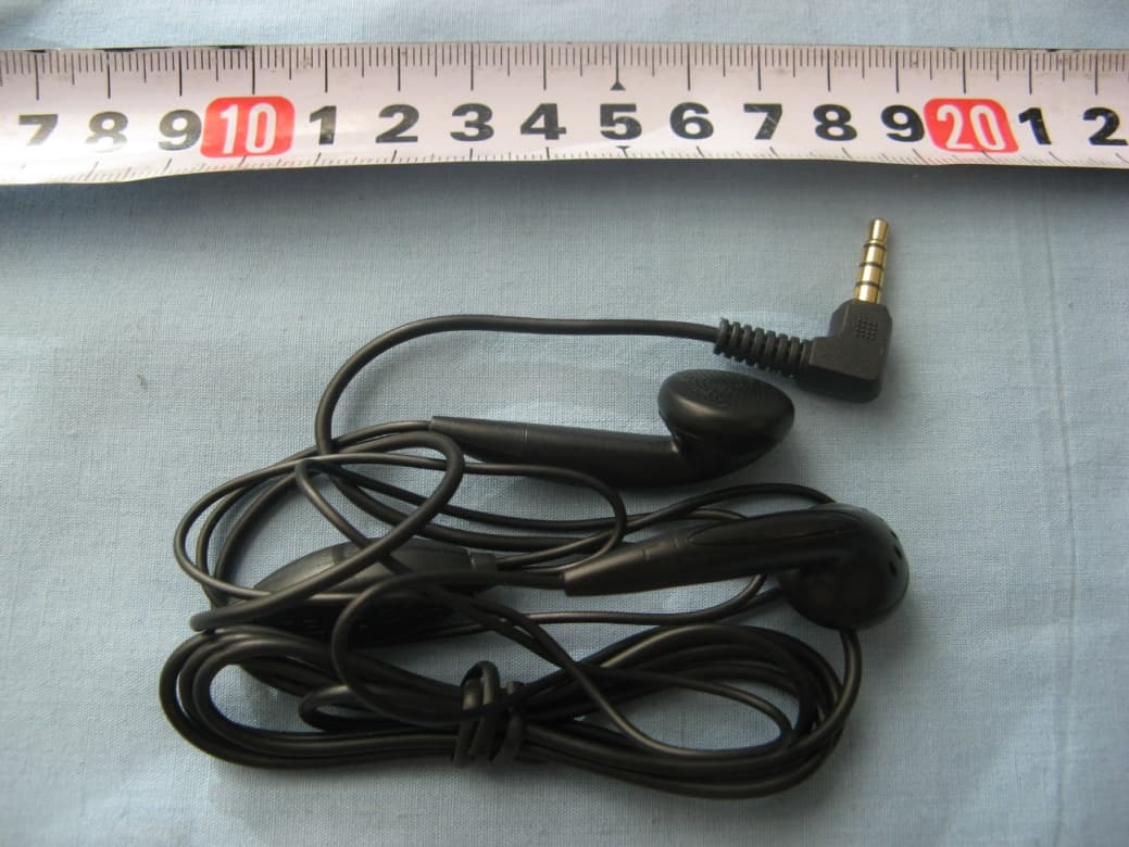 GSM/GPRS/EDGE 850/1900 dual band mobile phone - FCC ID RAD126 - TCT Mobile Limited (4)