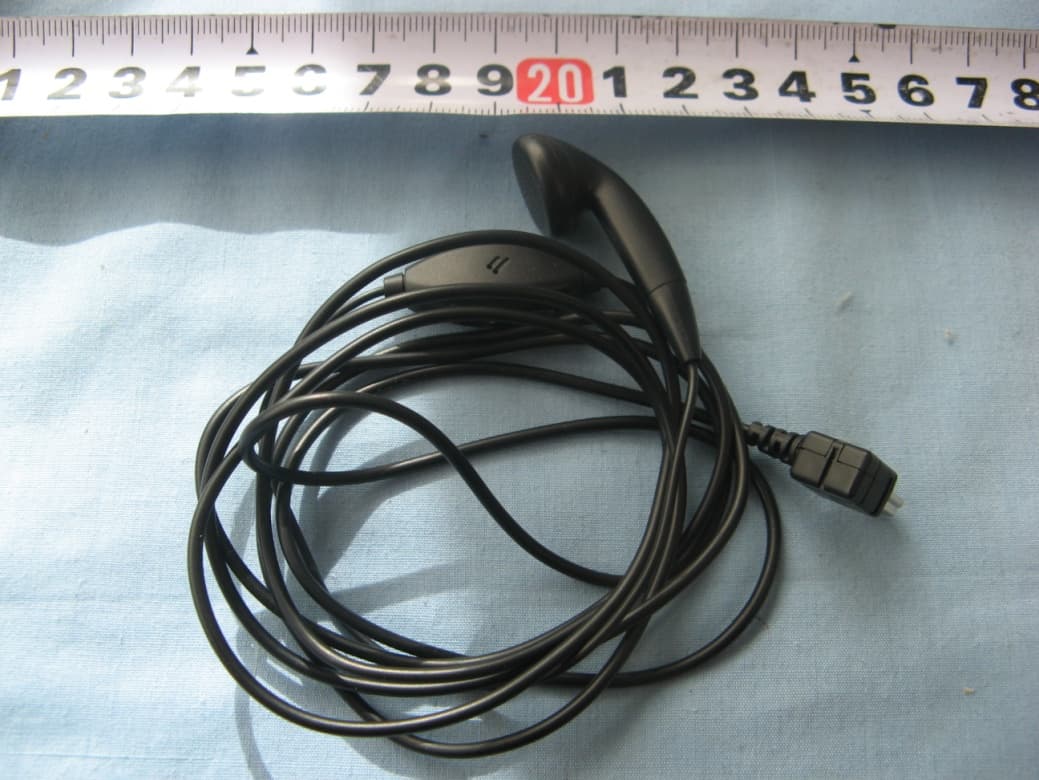 GSM850 / PCS1900 Dual Band Mobile Phone - FCC ID RAD132 - TCT Mobile Limited (4)
