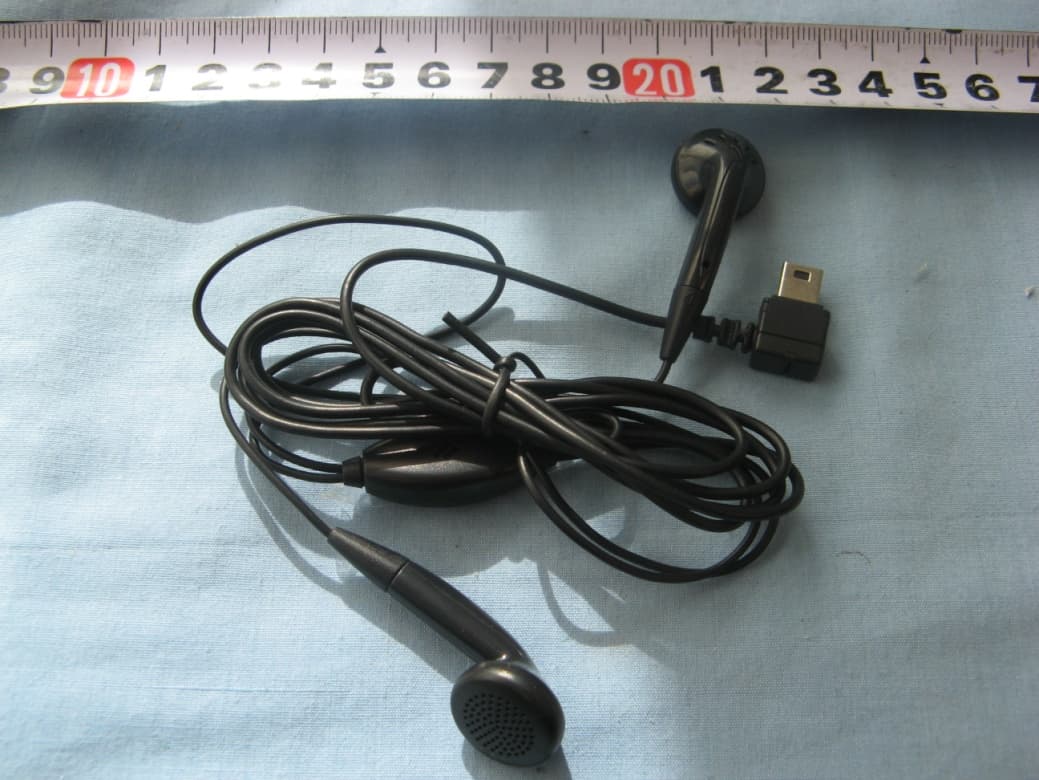 GSM850 / PCS1900 Dual Band Mobile Phone - FCC ID RAD132 - TCT Mobile Limited (2)