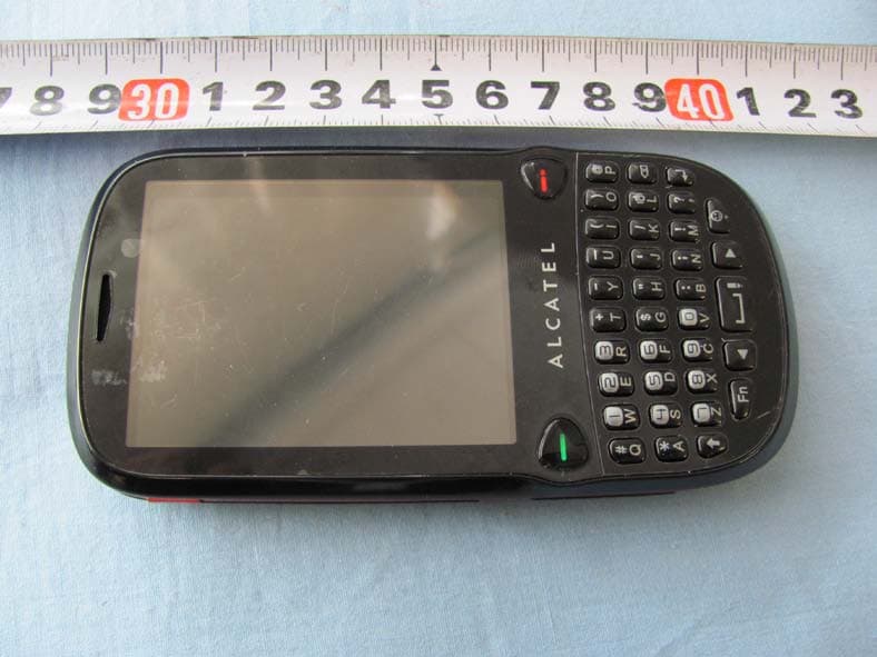 GSM/GPRS/EDGE dualband mobile phone - FCC ID RAD142 - TCT Mobile Limited (4)