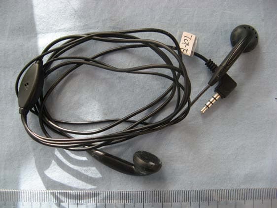 GSM/GPRS/EDGE 850/1900 dual band mobile phone - FCC ID RAD172 - TCT Mobile Limited (4)