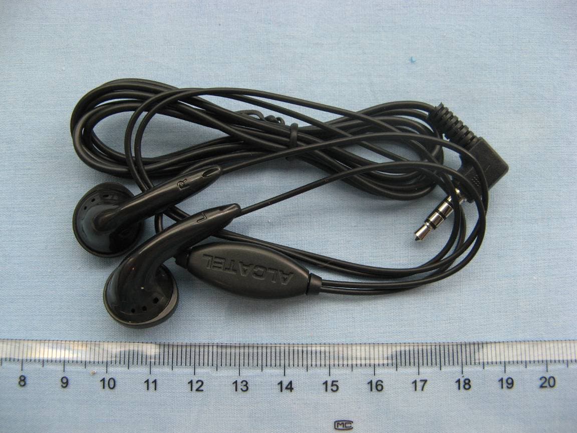 HSDPA/UMTS dual band / GSM four bands mobile phone - FCC ID RAD184 - TCT Mobile Limited (1)