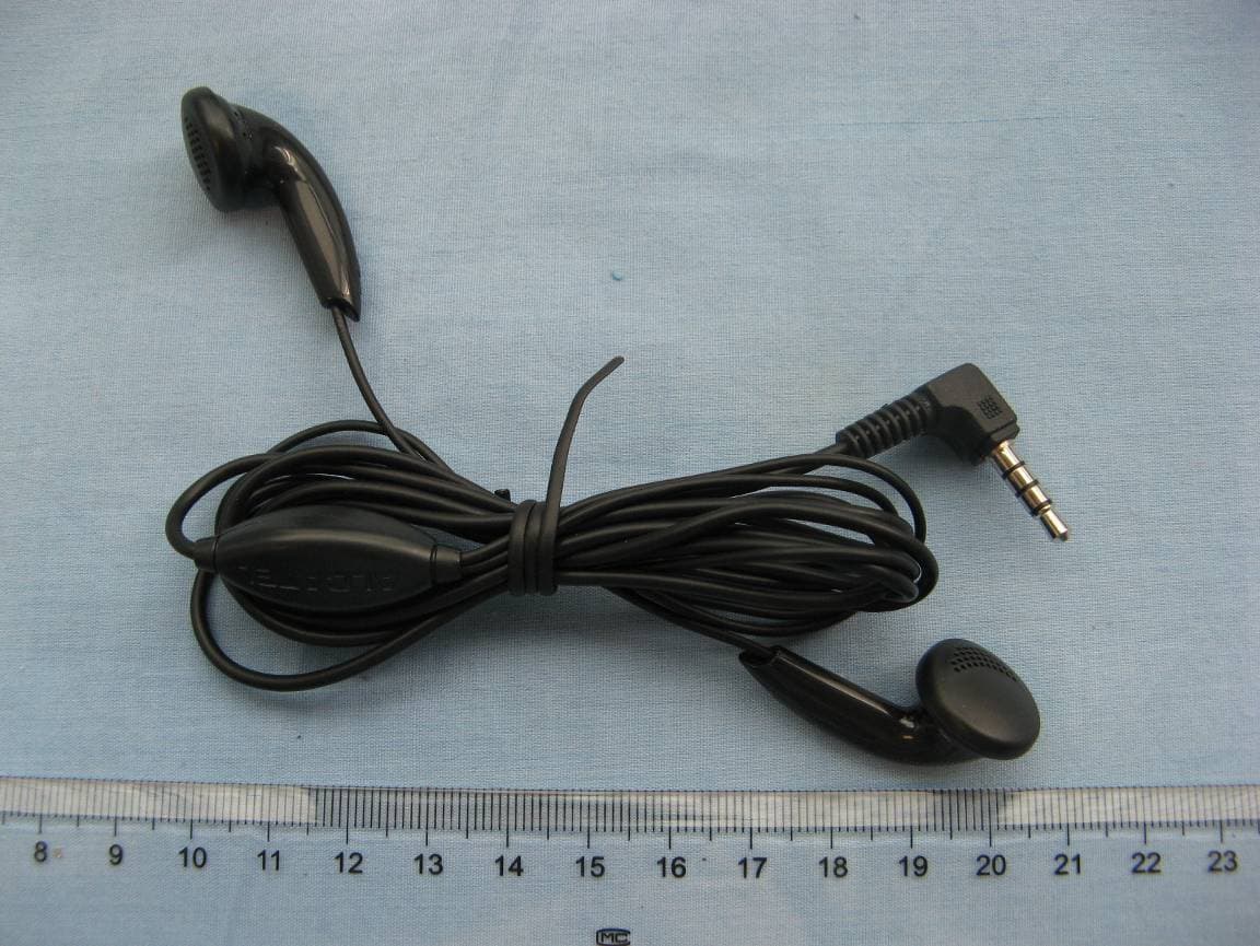 HSDPA/UMTS dual band / GSM four bands mobile phone - FCC ID RAD184 - TCT Mobile Limited (4)