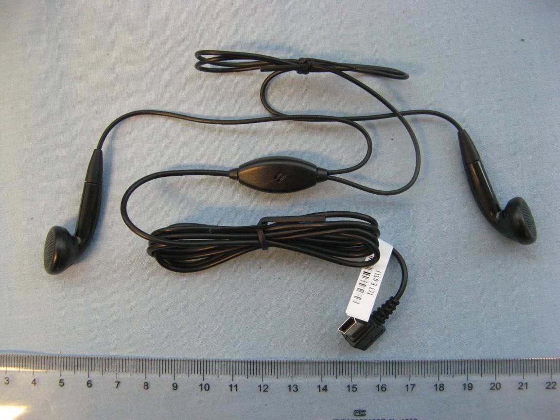GSM dual band mobile phone - FCC ID RAD216 - TCT Mobile Limited (5)