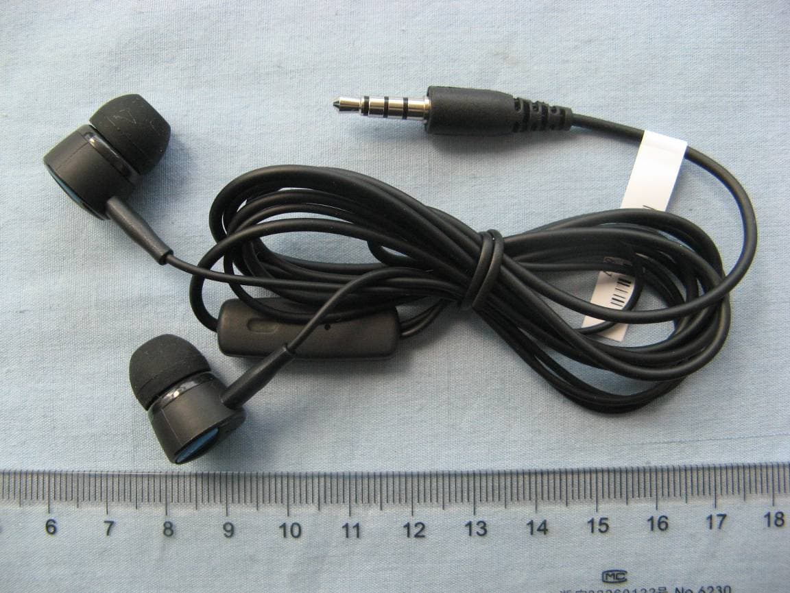HSUPA/HSDPA/UMTS triband / GSM quadband mobile phone - FCC ID RAD256 - TCT Mobile Limited (4)
