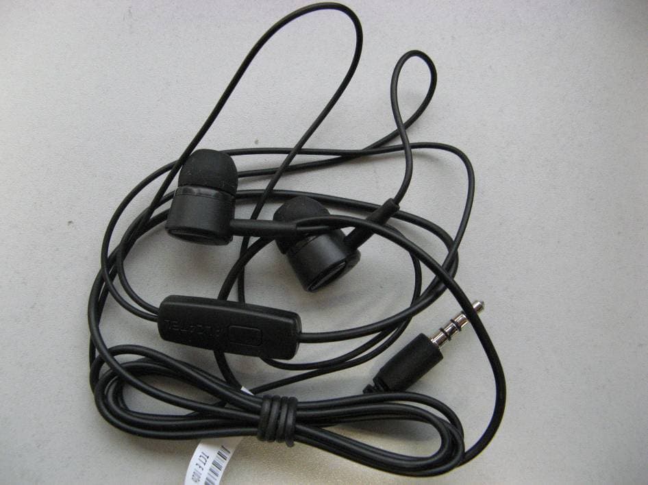 HSDPA/HSUPA/UMTS dual band / GSM quad bands mobile phone - FCC ID RAD313 - TCT Mobile Limited (4)