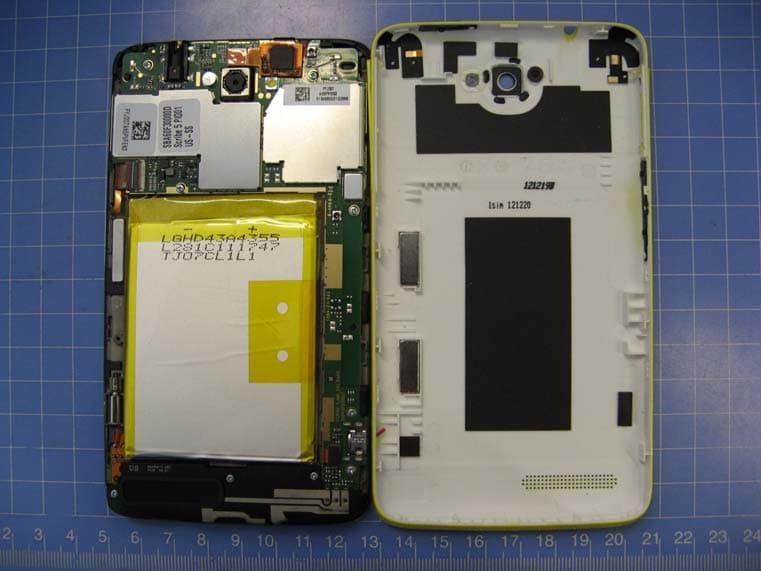 HSDPA/HSUPA/UMTS Tri-band / GSM quad bands mobile phone - FCC ID RAD323 - TCT Mobile Limited (2)