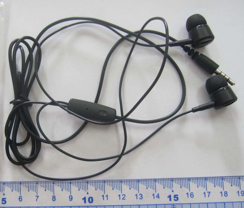 HSUPA/HSDPA/UMTS Triband / GSM quadband mobile phone - FCC ID RAD398 - TCT Mobile Limited (4)