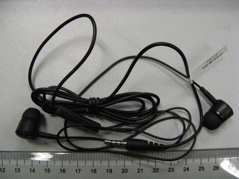 HSUPA/HSDPA/UMTS Triband / GSM quadband mobile phone - FCC ID RAD398 - TCT Mobile Limited (5)