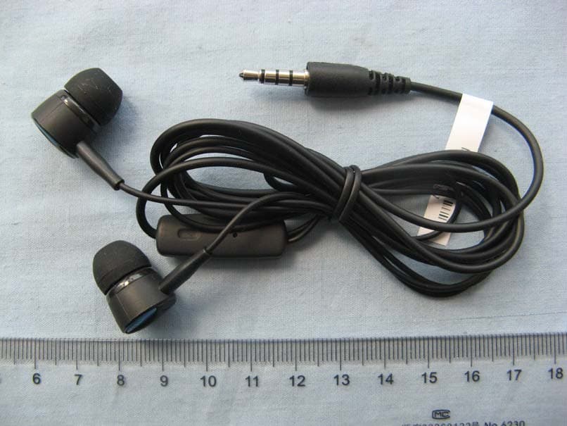 HSUPA/HSDPA/UMTS Triband / GSM quadband mobile phone - FCC ID RAD398 - TCT Mobile Limited