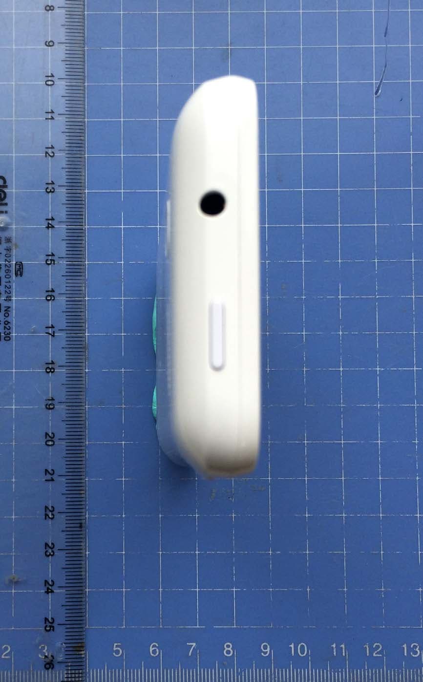 HSUPA/HSDPA/UMTS dual-band / GSM quadband mobile phone - FCC ID RAD443 - TCT Mobile Limited (4)