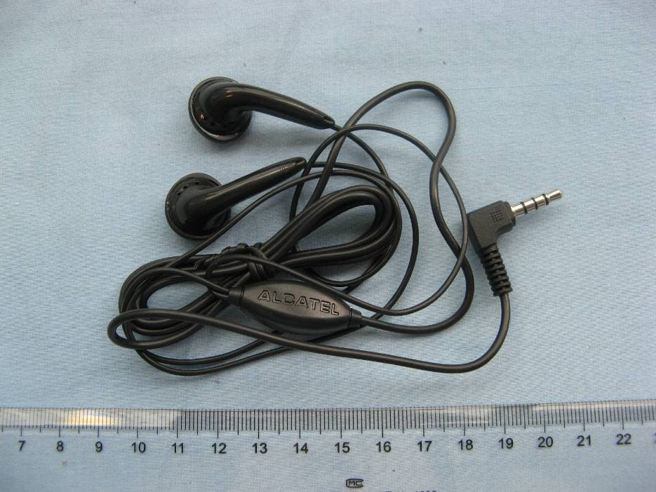 UMTS triband/GSM quadband mobile phone - FCC ID RAD464 - TCT Mobile Limited (2)