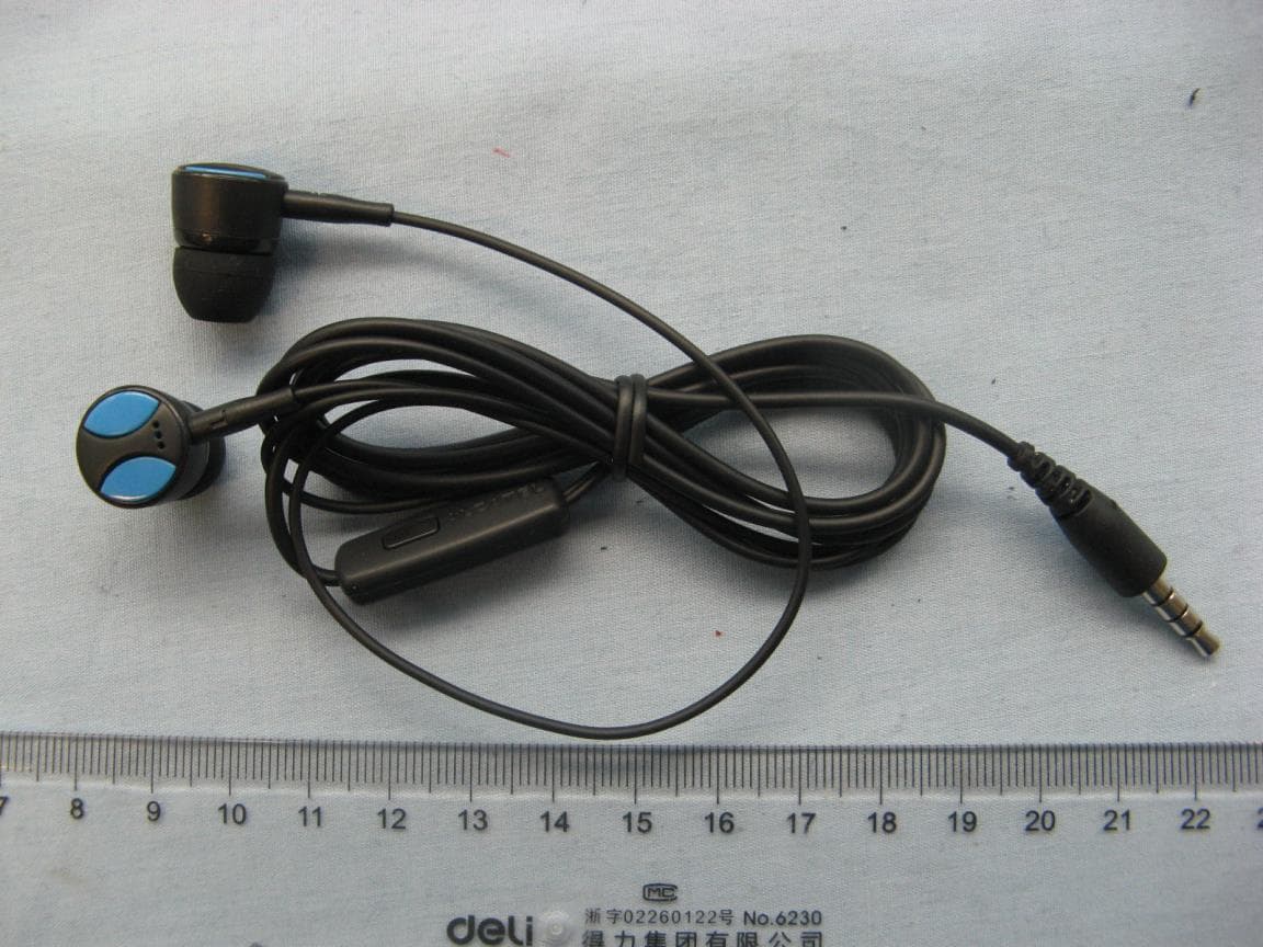 HSDPA/HSUPA/UMTS Tri bands / GSM quad bands / LTE 5 bands - FCC ID RAD468 - TCT Mobile Limited (2)