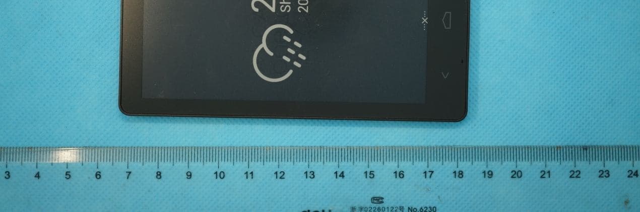 Connected wristband with Bluetooth technology - FCC ID RAD509 - TCT Mobile Limited (2)