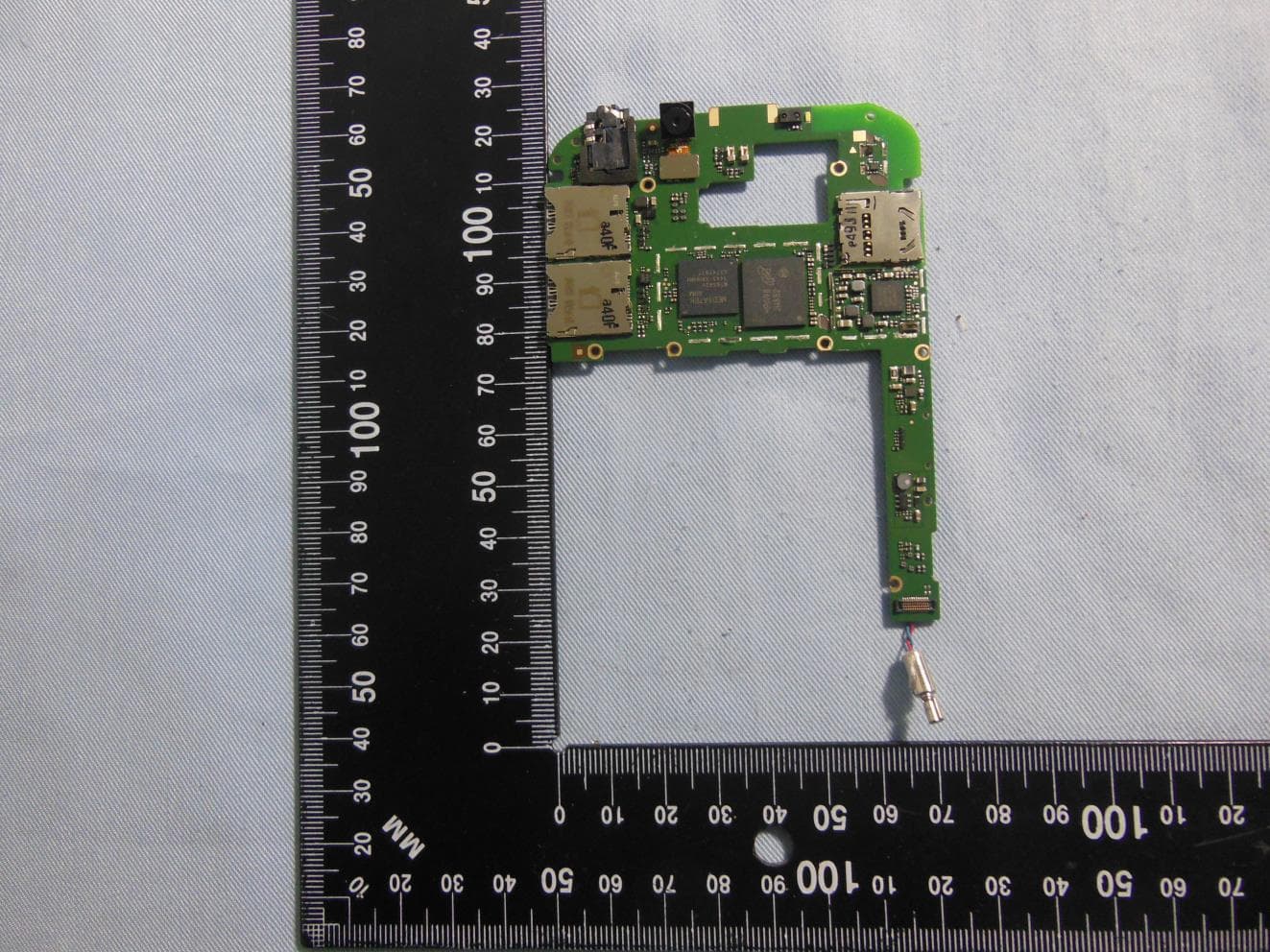 HSUPA, HSDPA, UMTS triband, GSM quadband mobile phone - FCC ID RAD548 - TCT Mobile Limited (3)