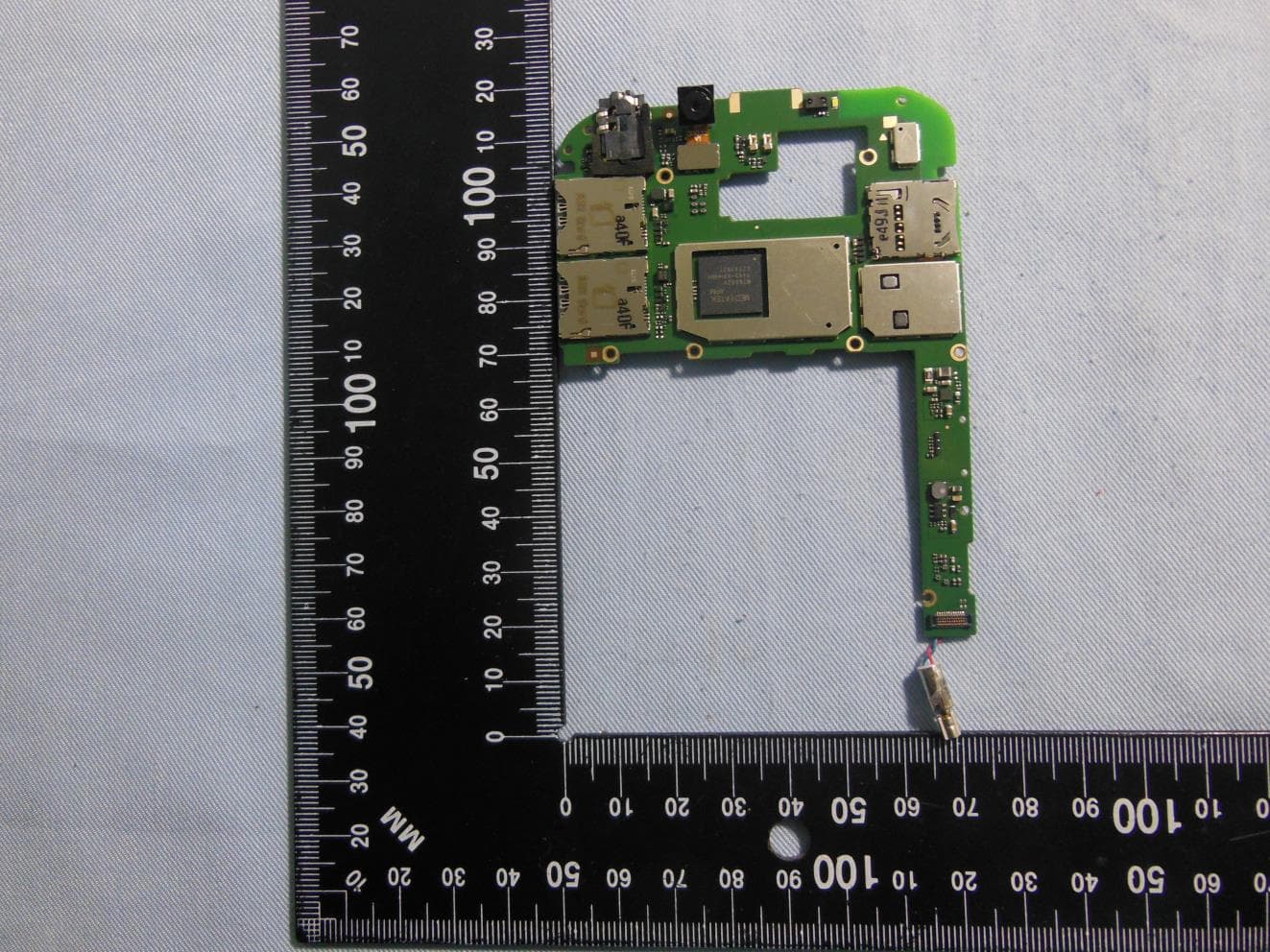 HSUPA, HSDPA, UMTS triband, GSM quadband mobile phone - FCC ID RAD548 - TCT Mobile Limited (2)