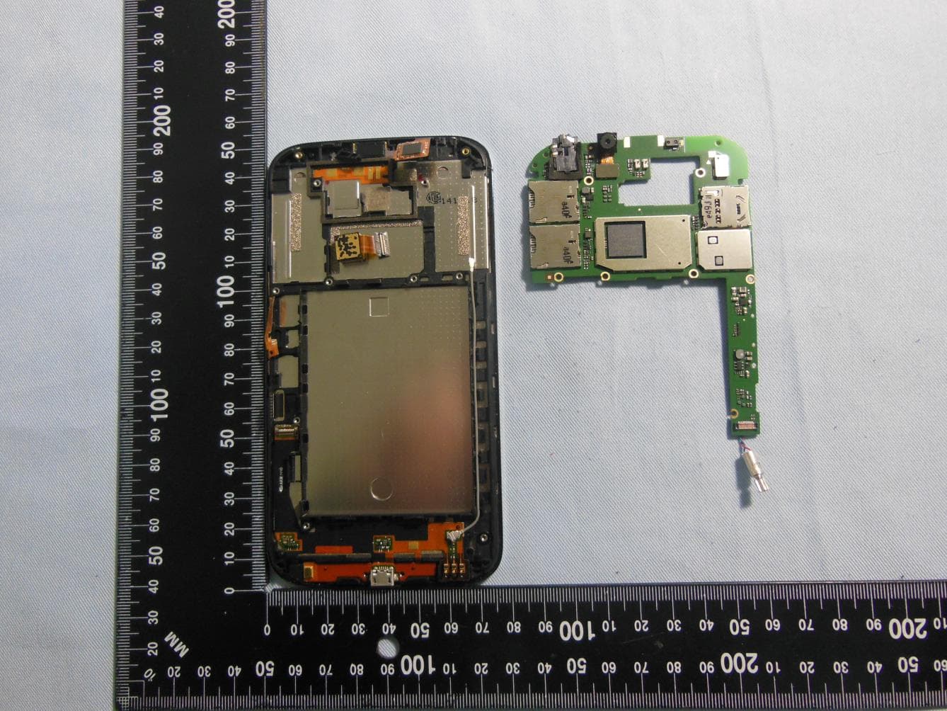 HSUPA, HSDPA, UMTS triband, GSM quadband mobile phone - FCC ID RAD548 - TCT Mobile Limited (4)