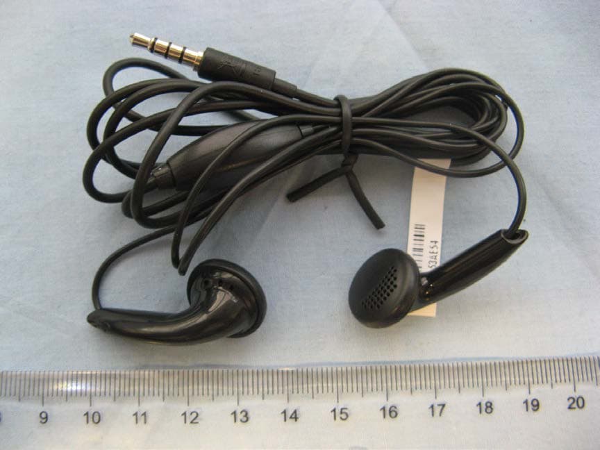 HSDPA/HSUPA/HSPA+/UMTS quad band /GSM quad band/LTE 4 band mobile phone - FCC ID RAD550 - TCT Mobile Limited (2)