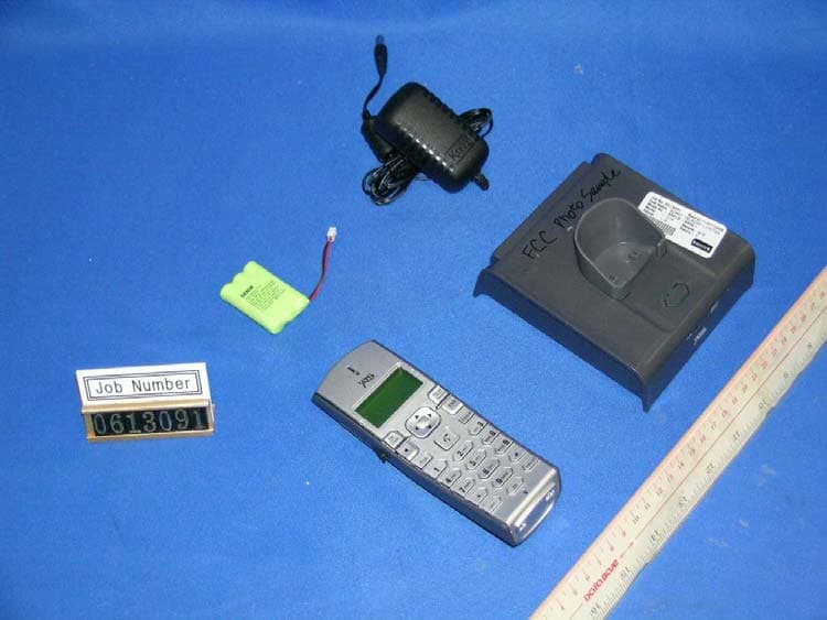 Cordless Internet Phone with Router - Handset - FCC ID RAQVP2000RHS - Giant Telecom Limited