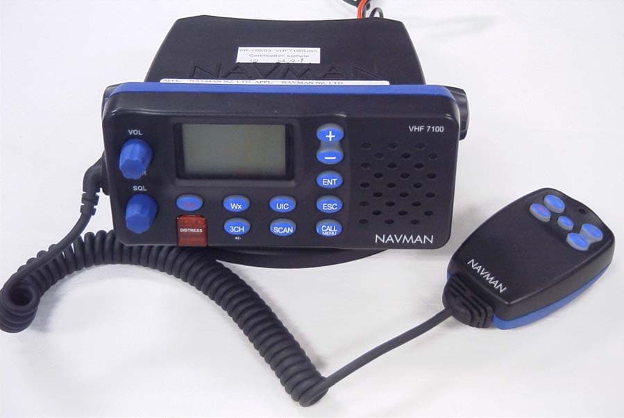 VHF MARINE RADIO - FCC ID RAYVHF7100US - Navico Inc. (2)